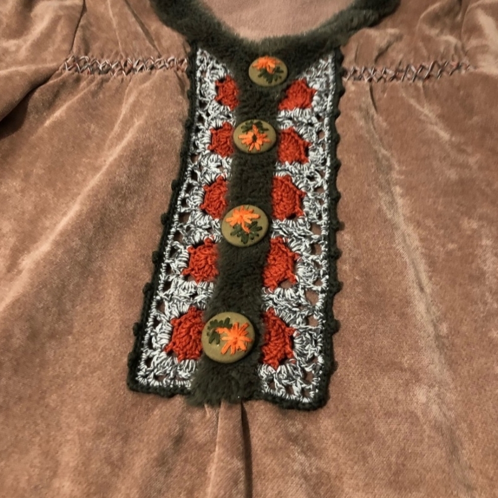 Scared Threads Dress - Picture 3 of 5